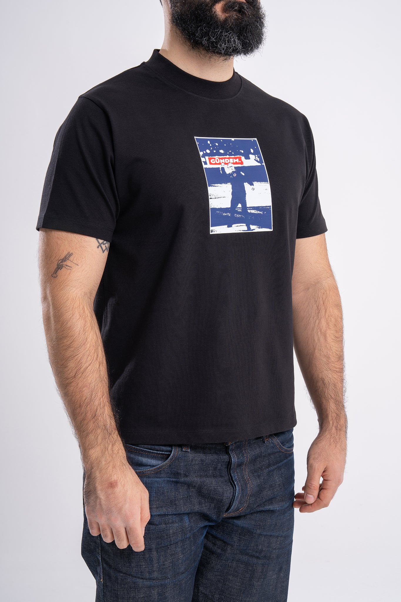 GÜNDEM 2025 Fall/Winter 1st Pitch black t-shirt for men.